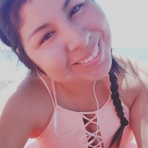 Meet your Posher, Roxanna